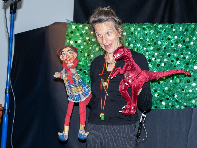 Puppentheater "Drachen haben nichts zu lachen" von und mit Julia Schumacher-Fritz